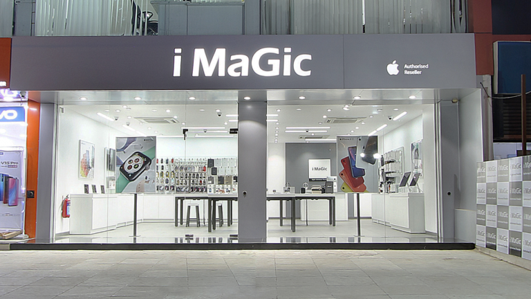 apple service center Karelibagh — iMaGic