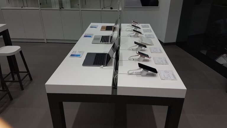 apple service center near Sadul Ganj — Accord – Apple Authorised Reseller Store