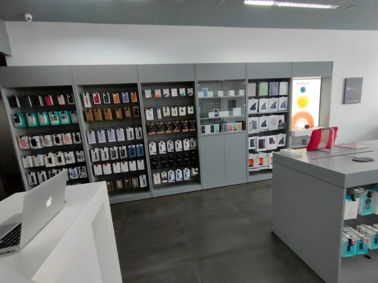 apple service center Gudivada Road K P Nagar — Apple Premium Reseller – Aptronix – Benz Circle, Vijayawada